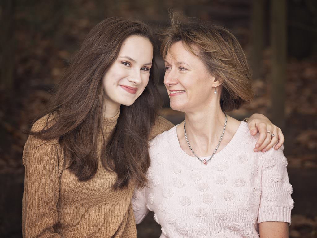 Mum and daughter by family photographer Winchester