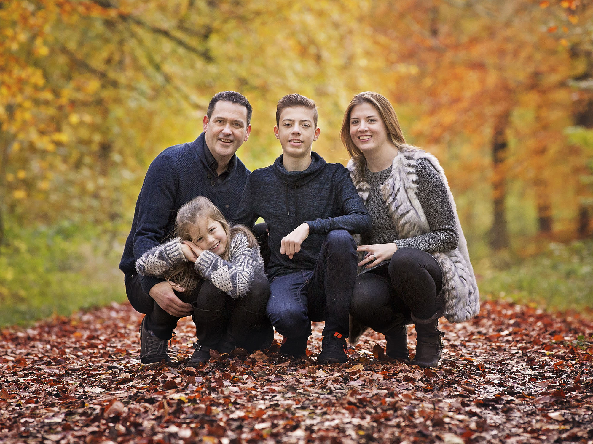 family autumn photo by family photographer Winchester