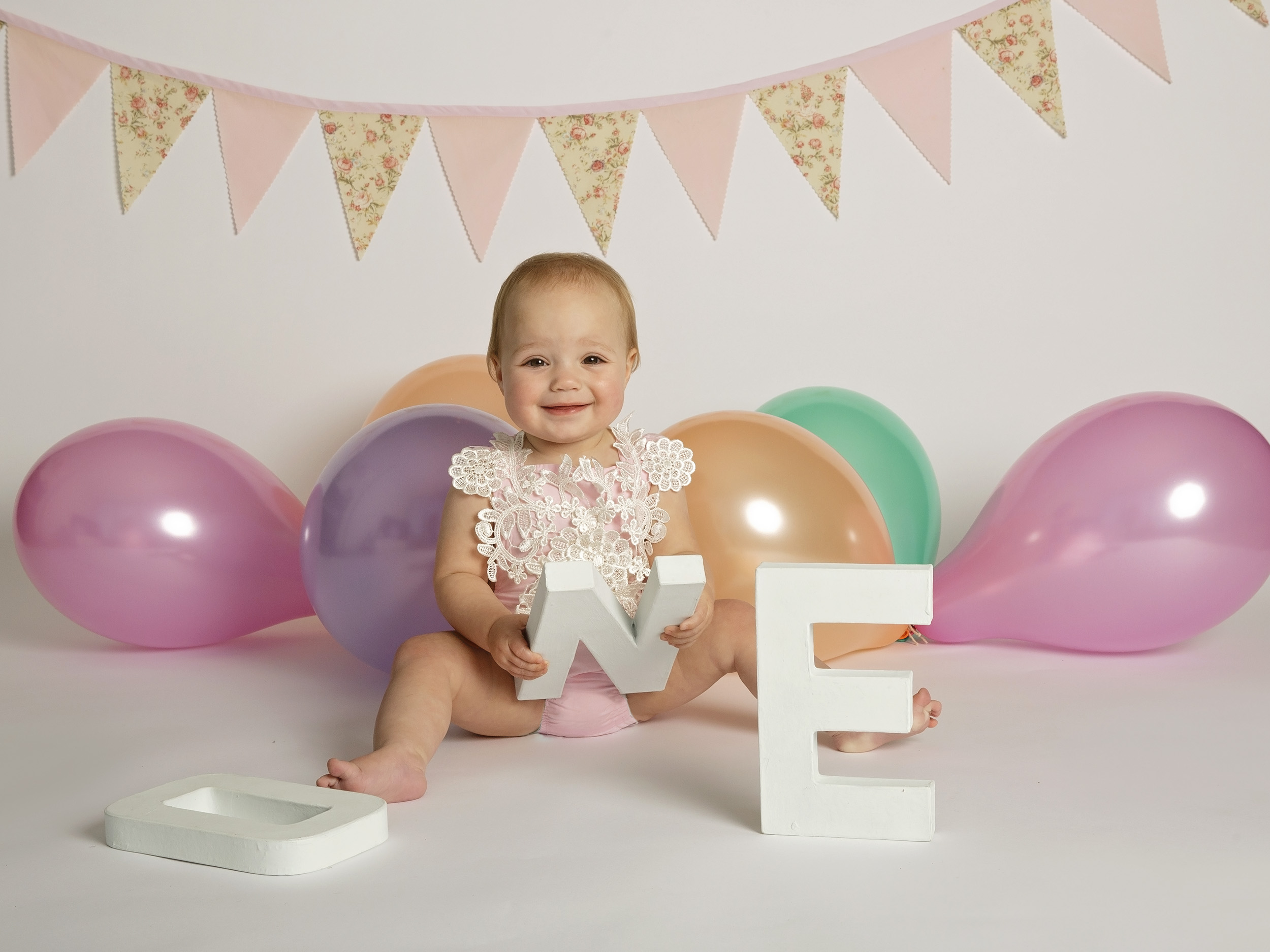 Winchester family photographer with baby's first birthday